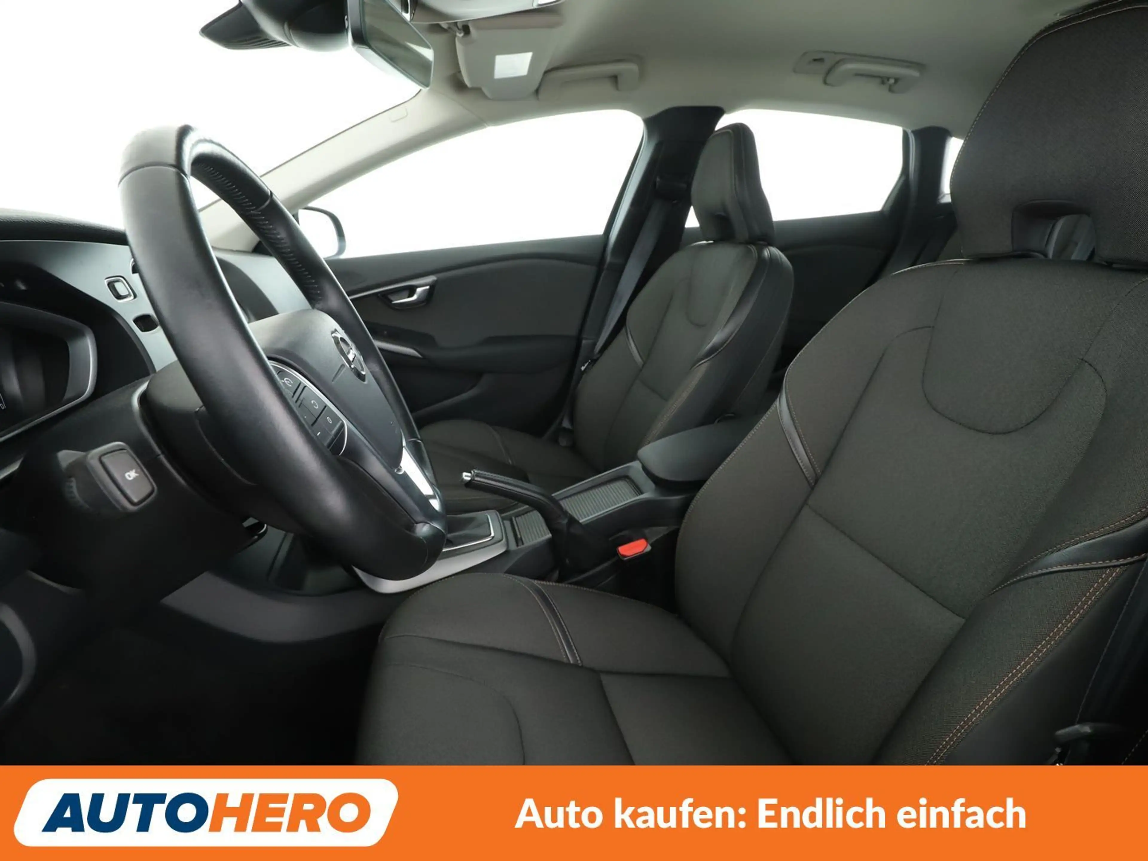 Volvo V40 Cross Country 1.5 Plus Aut.*NAVI*TEMPO*PDC*SHZ* — photo 10