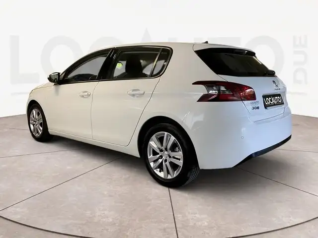 Peugeot 308 view 4
