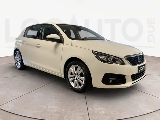 Peugeot 308 view 2