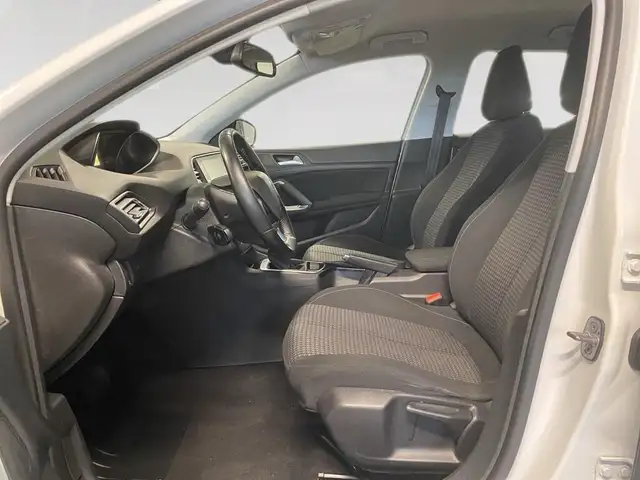 Peugeot 308 view 6