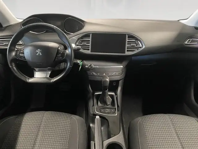 Peugeot 308 view 5