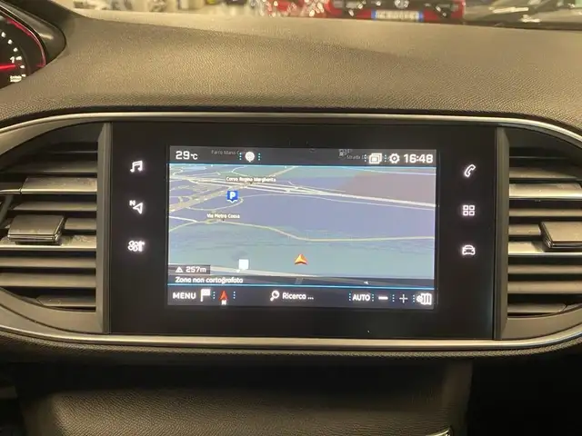 Peugeot 308 view 9