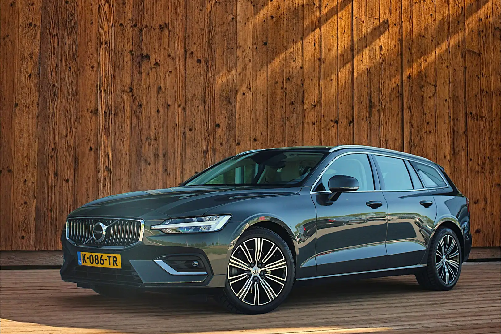 Volvo V60 B3 Inscription | Adaptive Cruise | Camera | Lighti Grigio - 1
