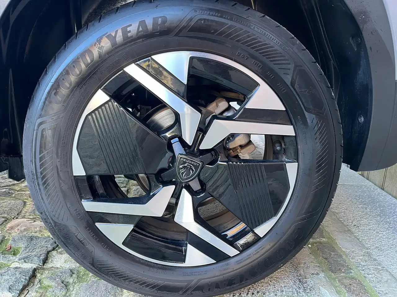 Peugeot 2008 EAT8 GT Led Keyless Carplay Navi 360° Dodehoek 19