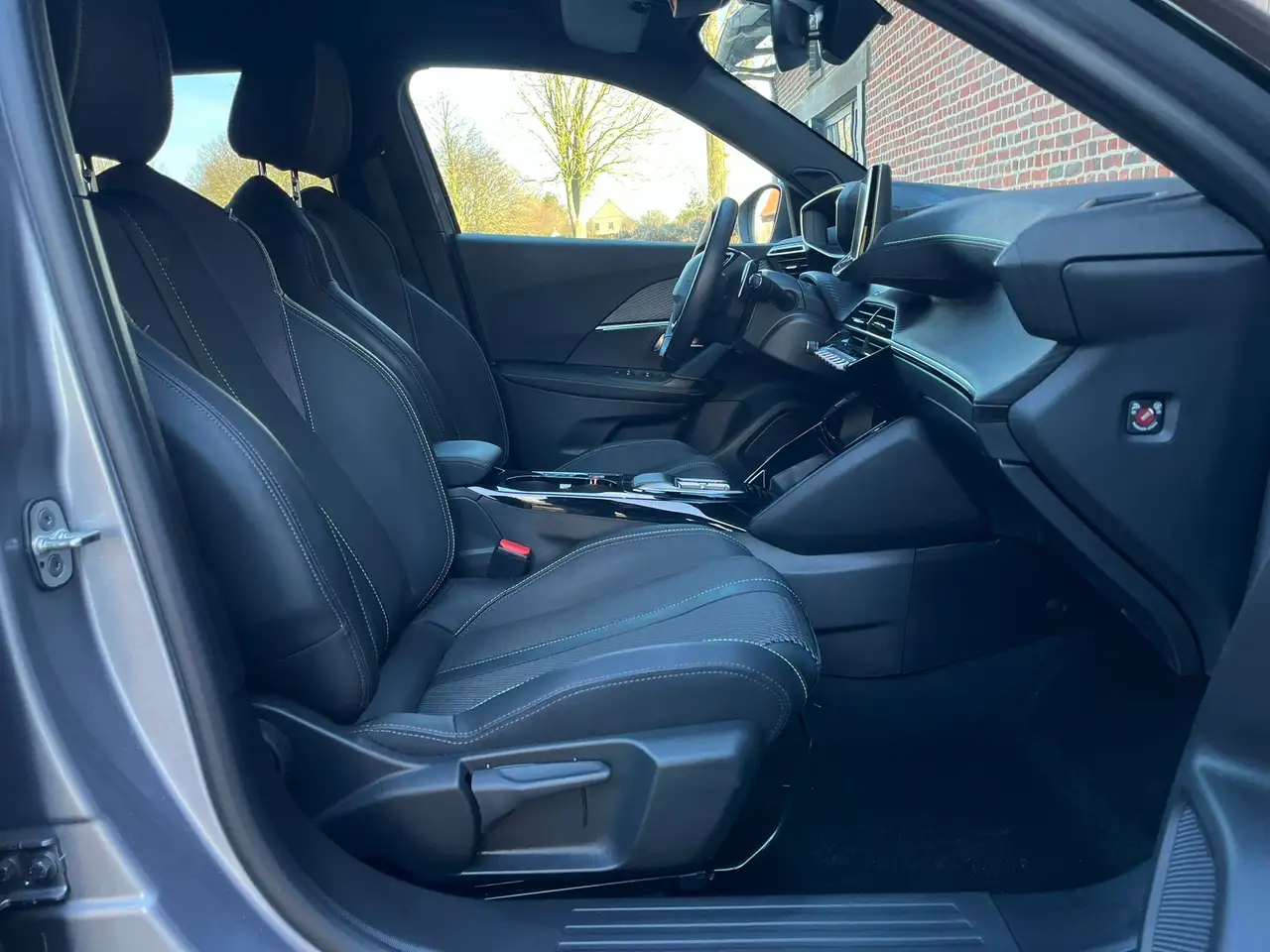 Peugeot 2008 EAT8 GT Led Keyless Carplay Navi 360° Dodehoek 26