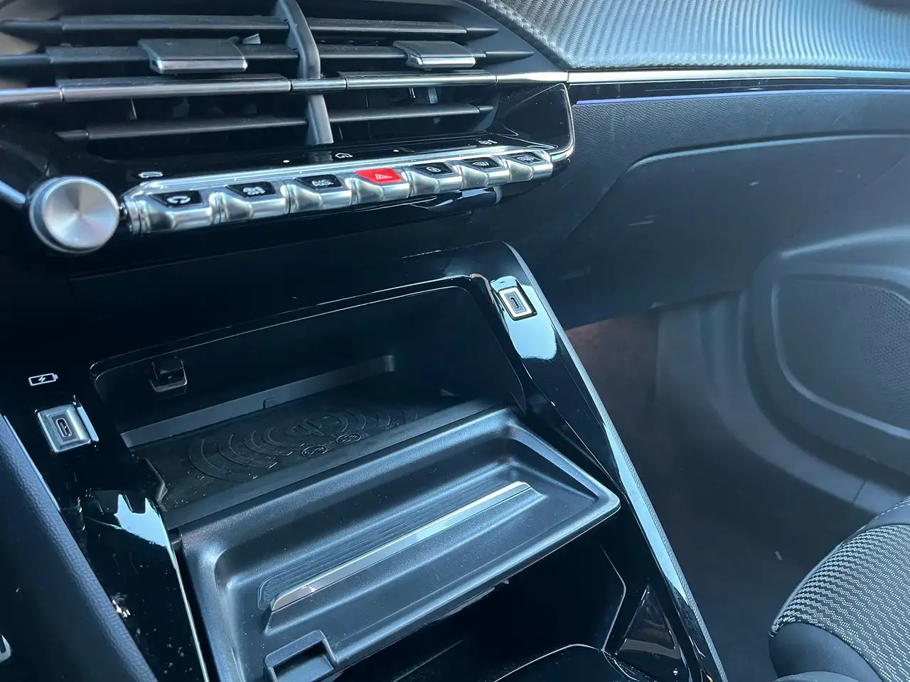 Peugeot 2008 EAT8 GT Led Keyless Carplay Navi 360° Dodehoek 41