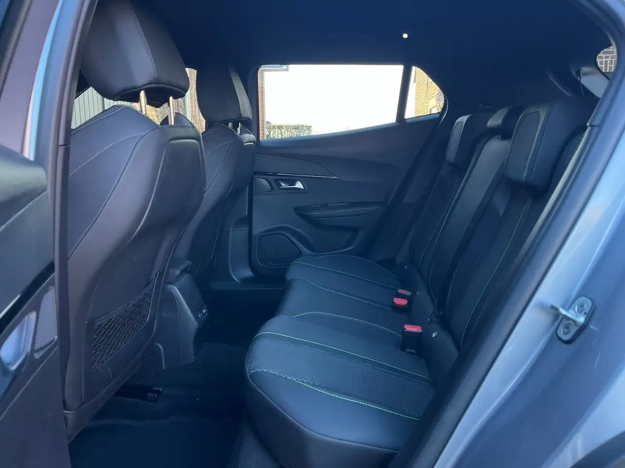 Peugeot 2008 EAT8 GT Led Keyless Carplay Navi 360° Dodehoek 28