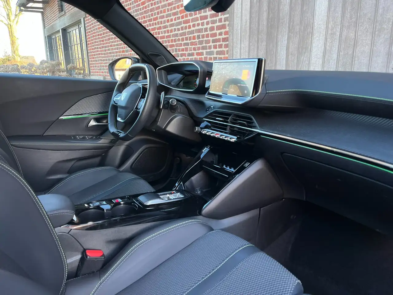 Peugeot 2008 EAT8 GT Led Keyless Carplay Navi 360° Dodehoek 25