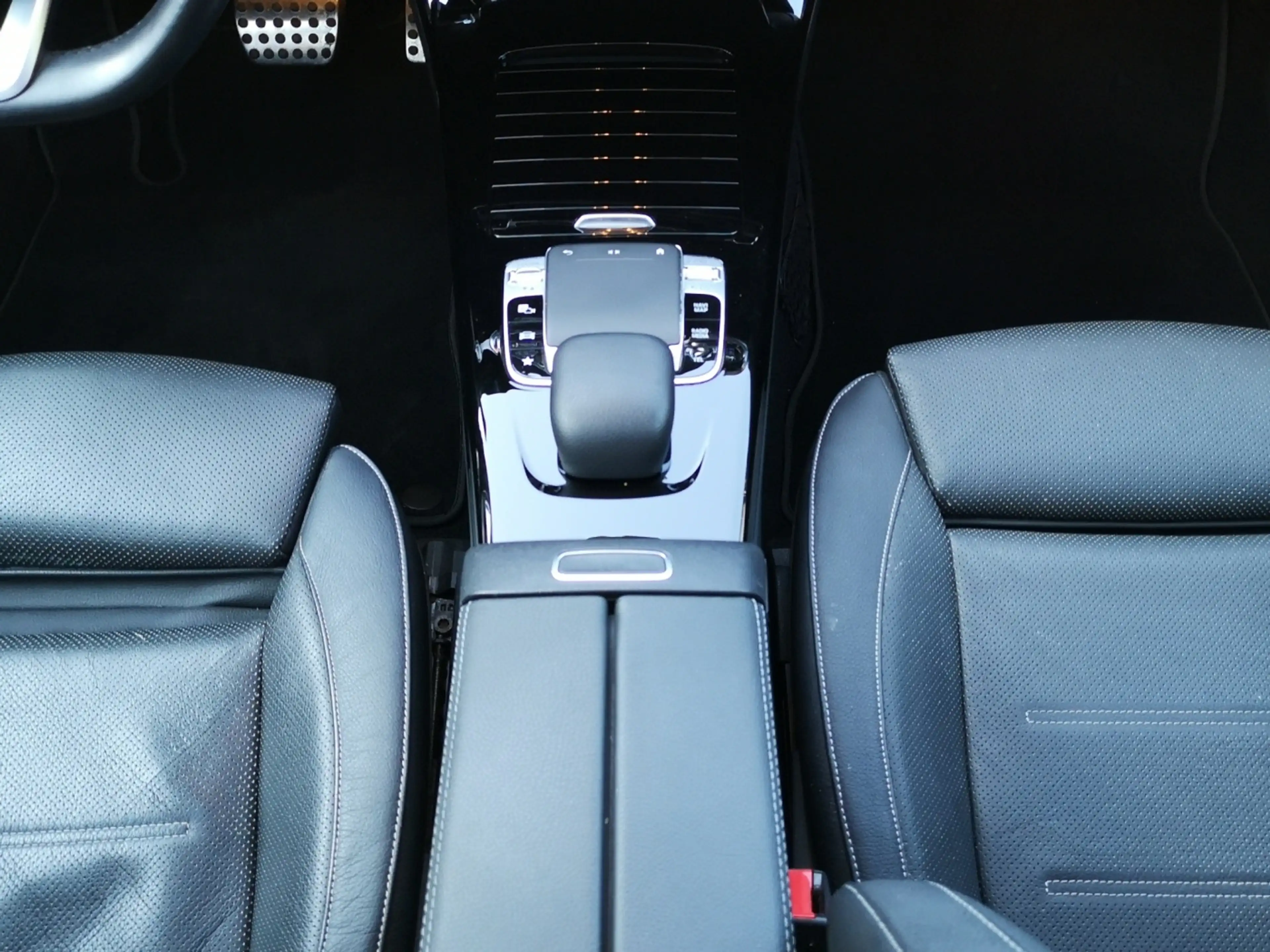 Mercedes-Benz A 250 4M AMG*Panorama*Burmester*Multibeam*Memory — photo 13