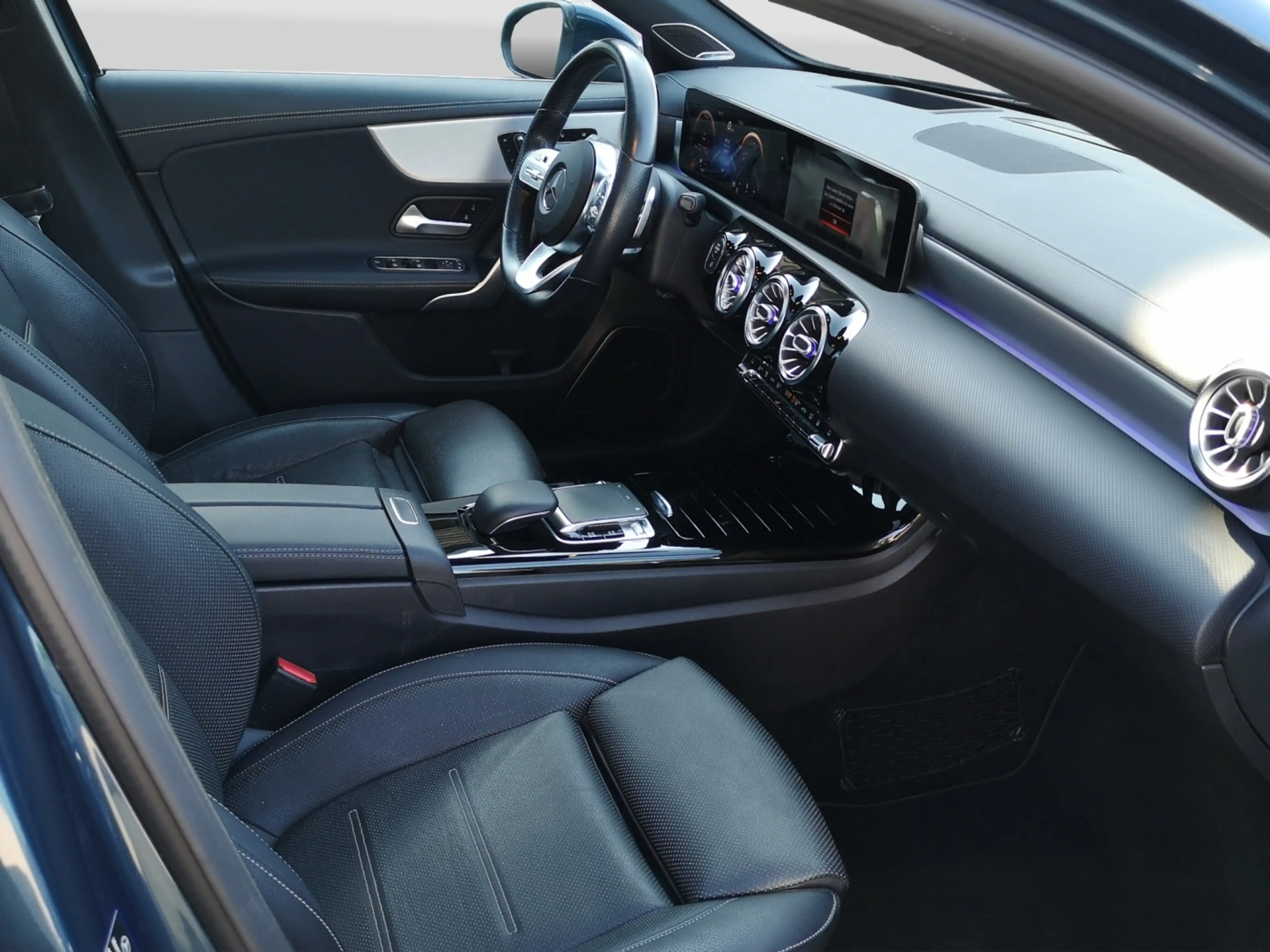 Mercedes-Benz A 250 4M AMG*Panorama*Burmester*Multibeam*Memory — photo 15