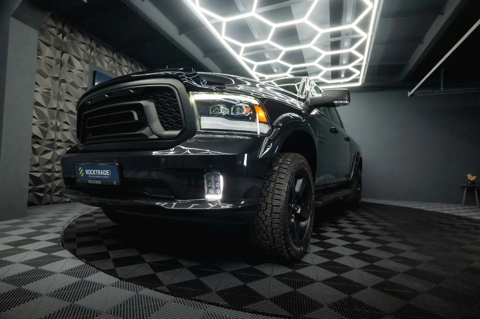 Dodge RAM 5.7 V8 HEMI 4x4 Offroad Night LONGBED *LPG* Noir - 2