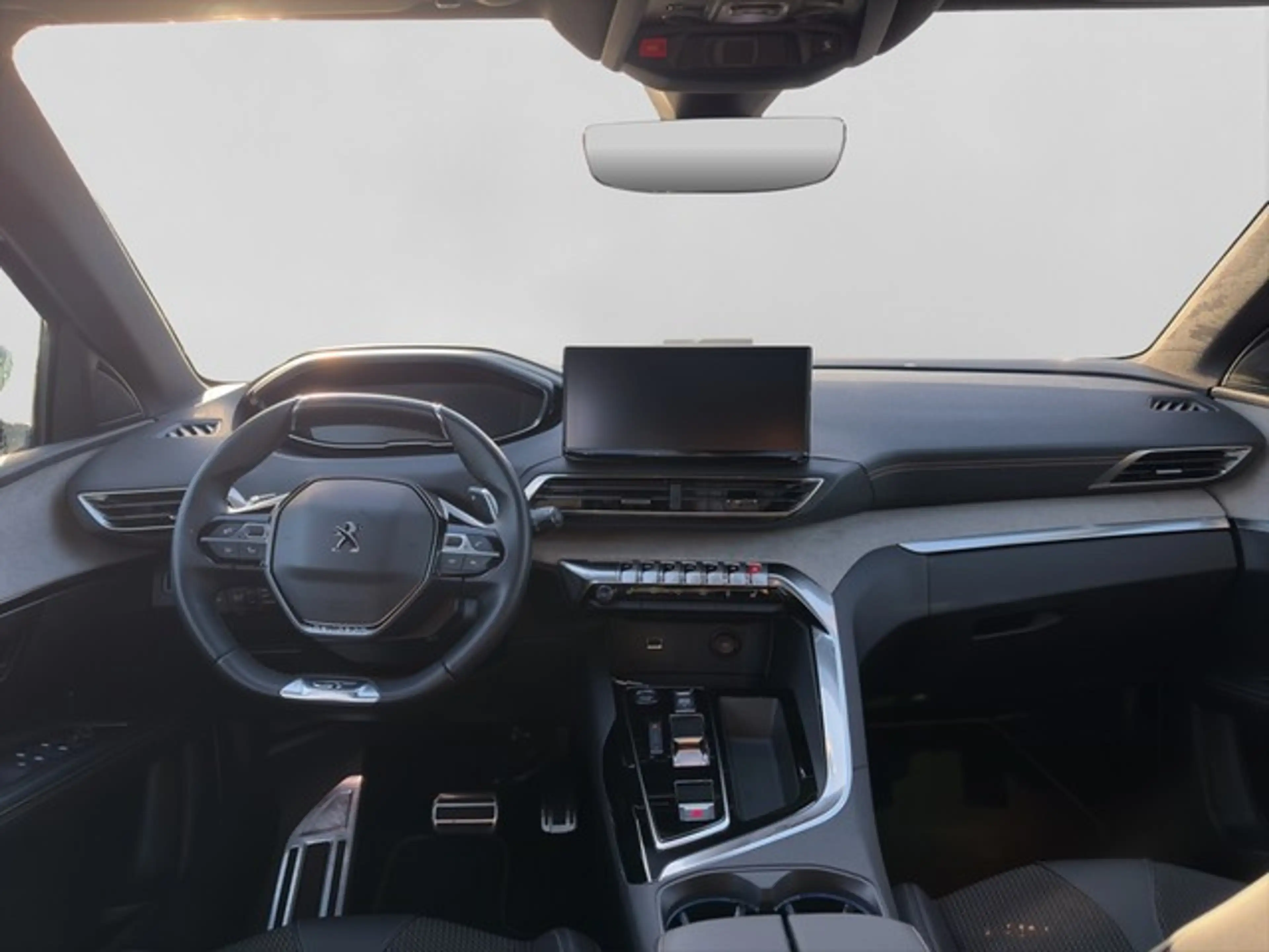 Peugeot 5008 Hybrid 136 GT, Pano, Black Paket — photo 10