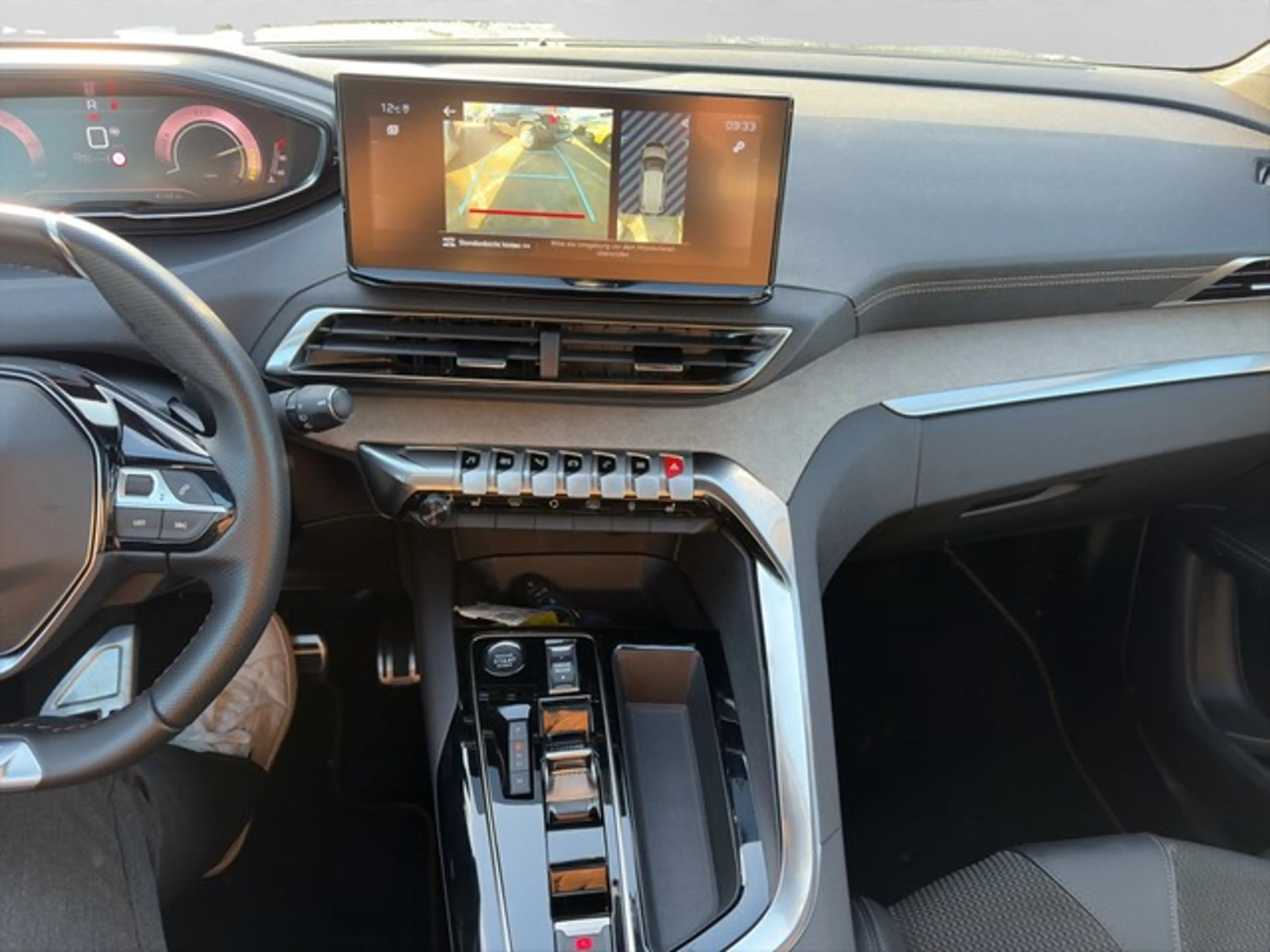 Peugeot 5008 Hybrid 136 GT, Pano, Black Paket — photo 11