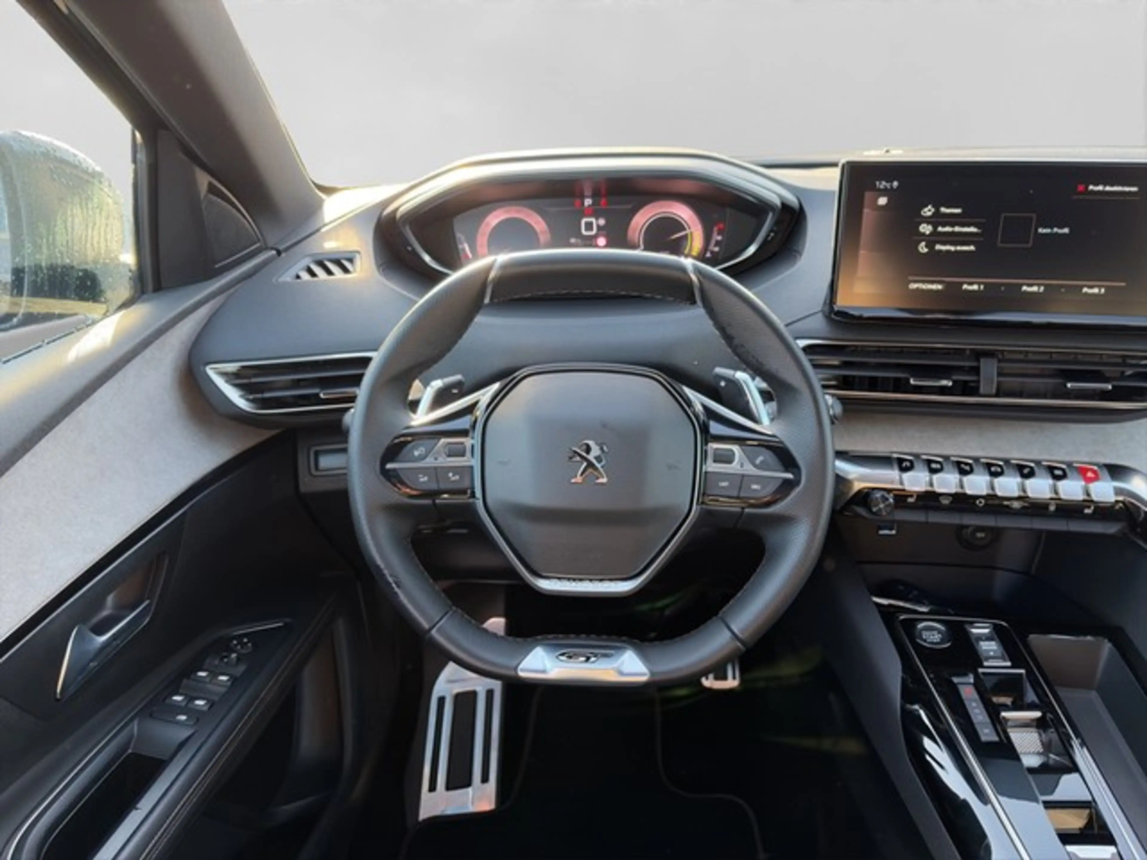 Peugeot 5008 Hybrid 136 GT, Pano, Black Paket — photo 12