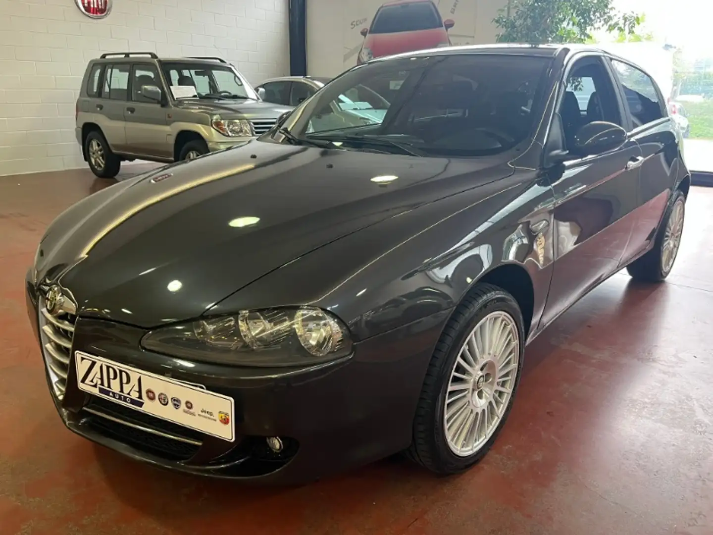Alfa Romeo 147 5 Porte 1.9 JTD Progression Grigio - 1