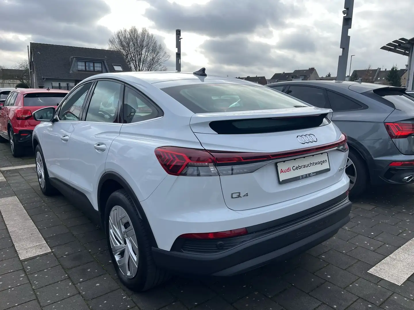 Audi Q4 e-tron Sportback 35 Weiß - 2