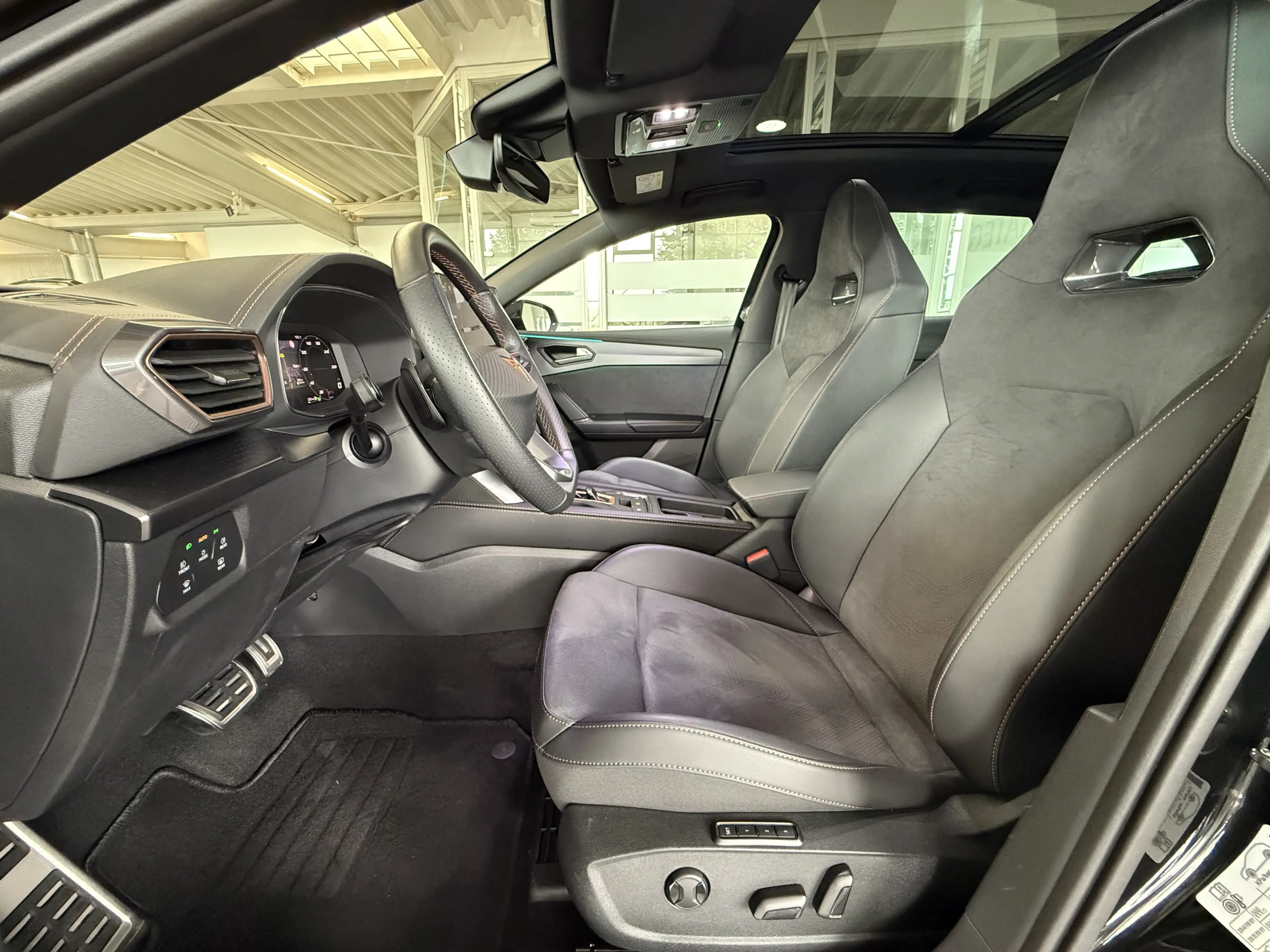 CUPRA Leon ST 1.5 eTSI DSG Matrix AHK Pano Dynamic GJR — photo 15
