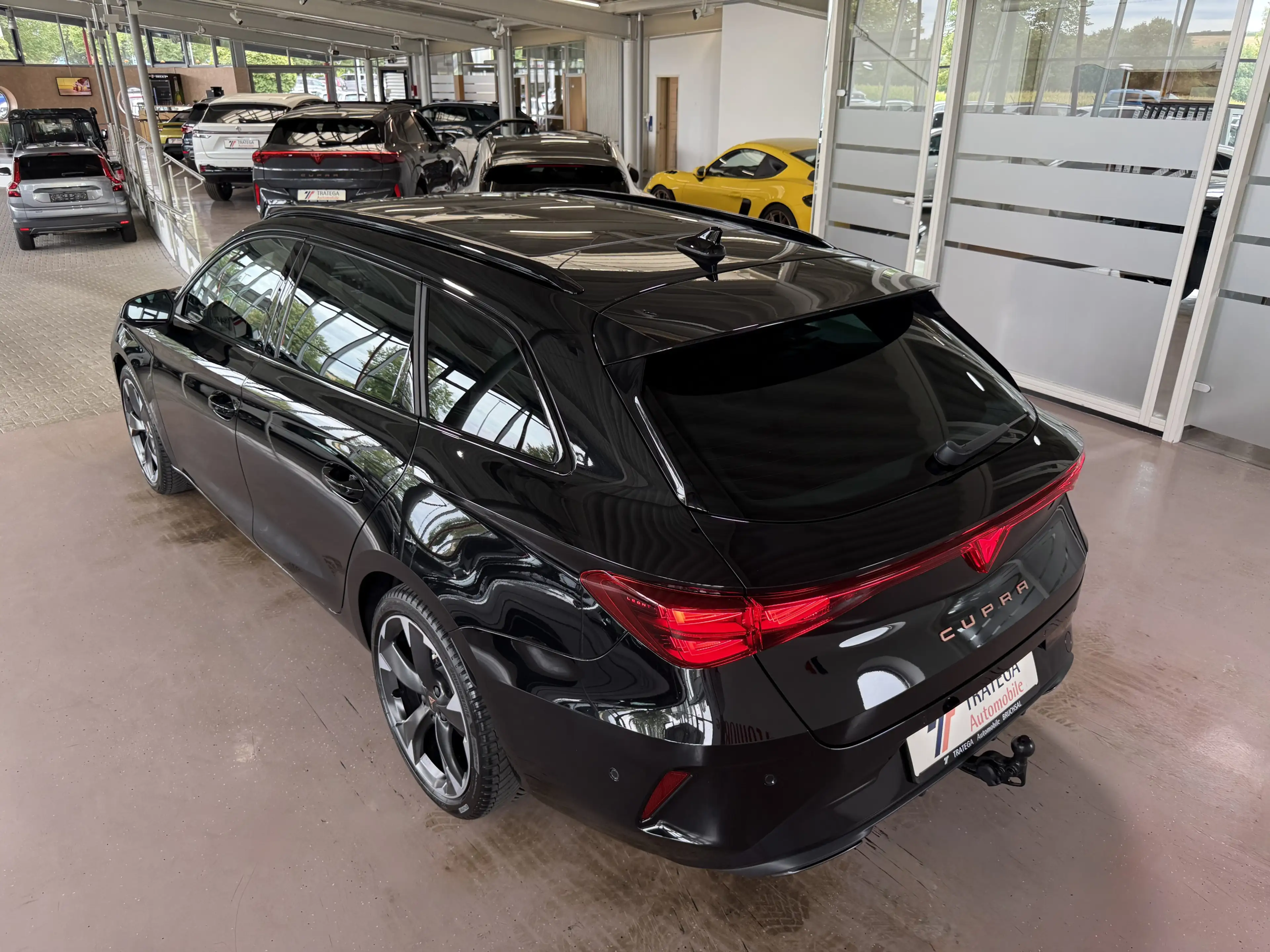 CUPRA Leon ST 1.5 eTSI DSG Matrix AHK Pano Dynamic GJR — photo 13