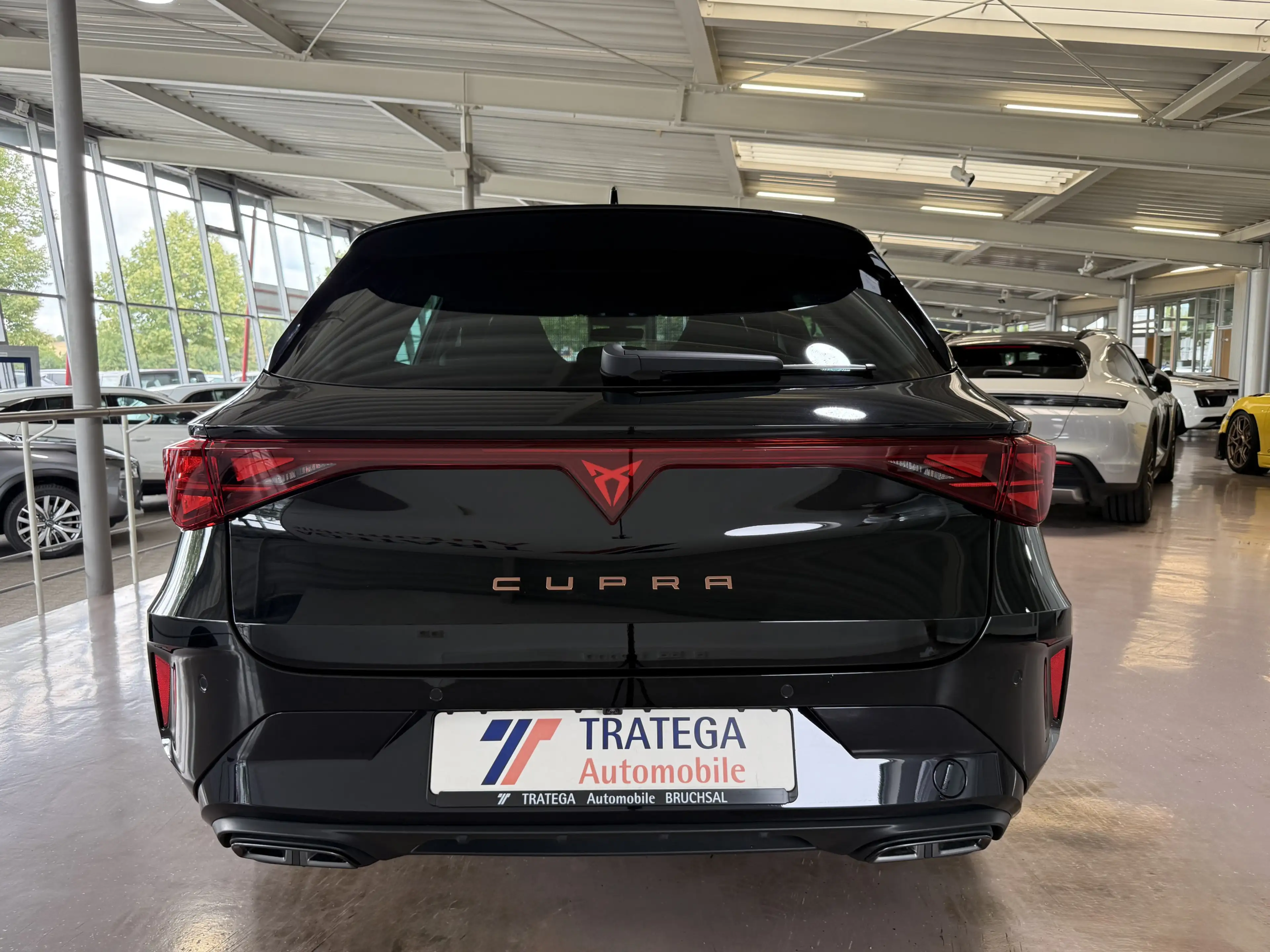 CUPRA Leon ST 1.5 eTSI DSG Matrix AHK Pano Dynamic GJR — photo 6