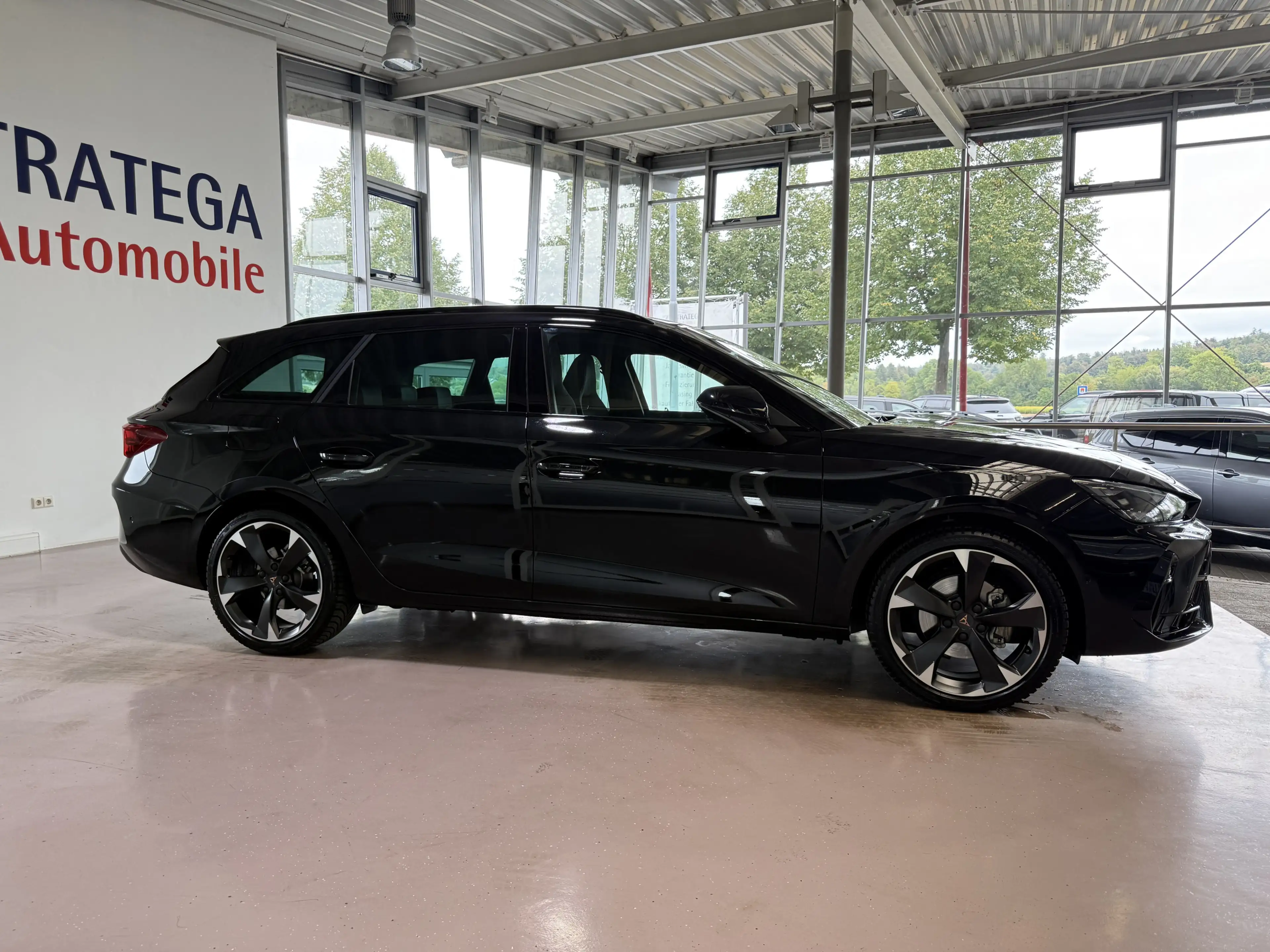 CUPRA Leon ST 1.5 eTSI DSG Matrix AHK Pano Dynamic GJR — photo 8