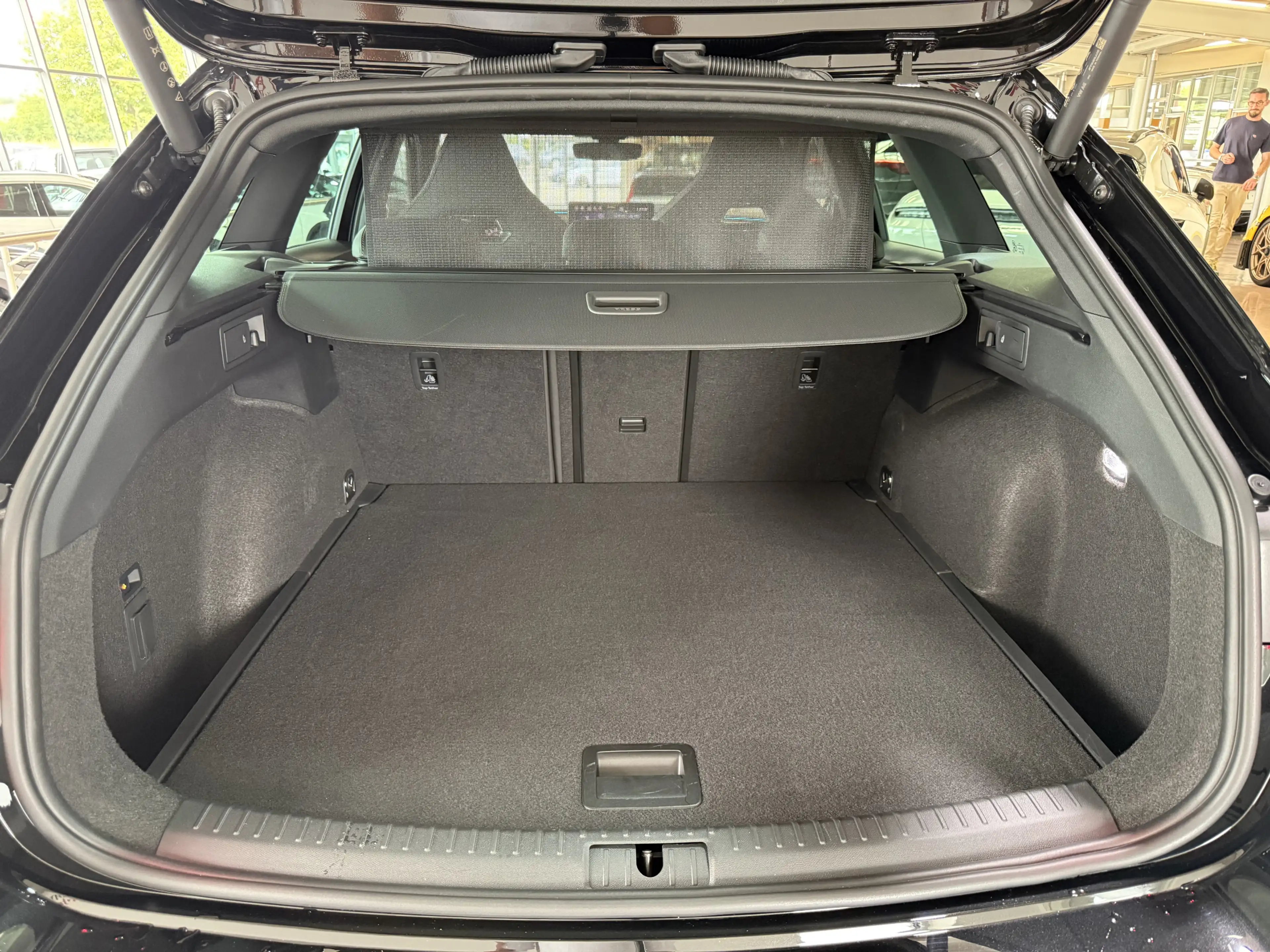 CUPRA Leon ST 1.5 eTSI DSG Matrix AHK Pano Dynamic GJR — photo 28