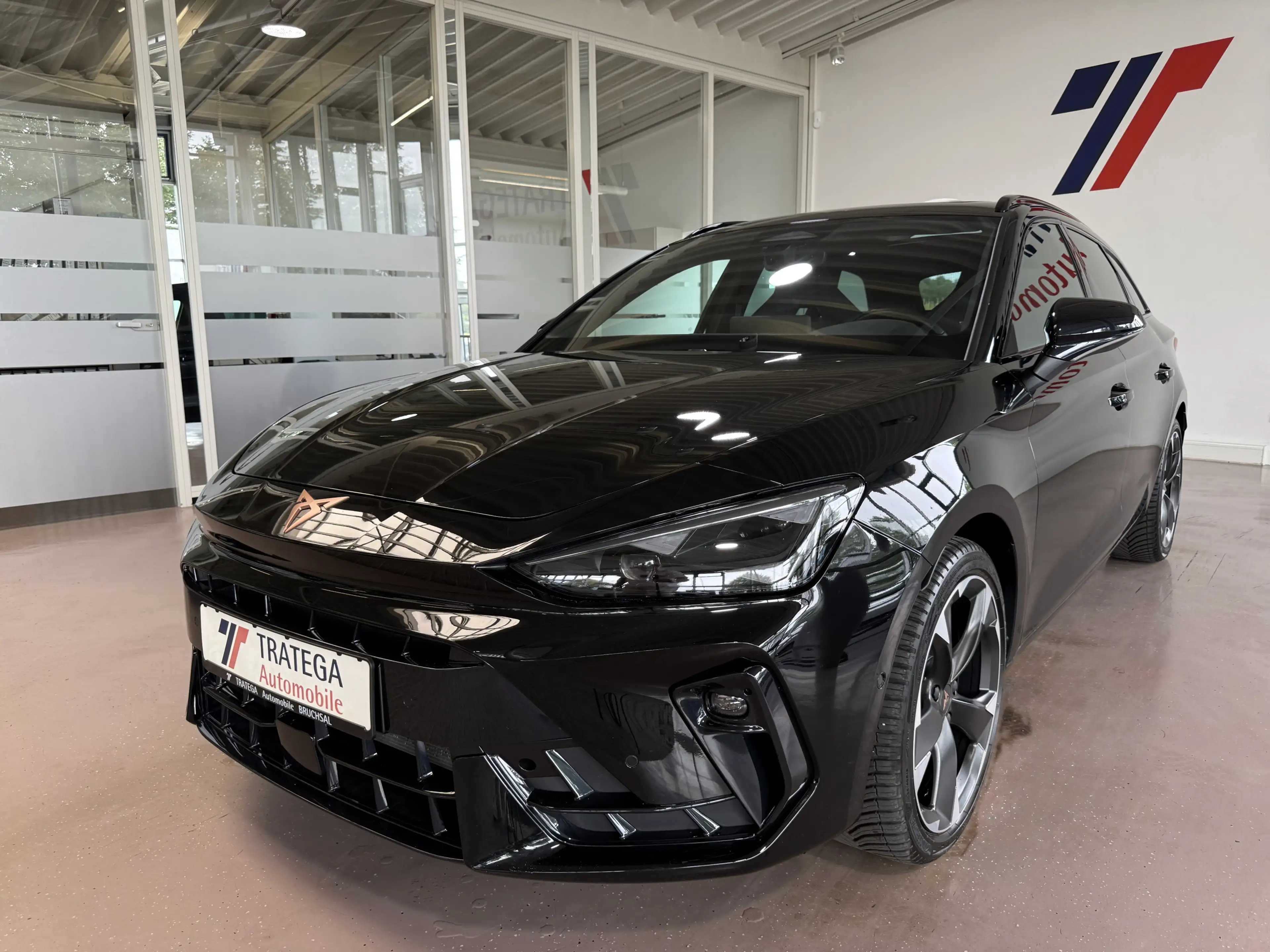 CUPRA Leon ST 1.5 eTSI DSG Matrix AHK Pano Dynamic GJR