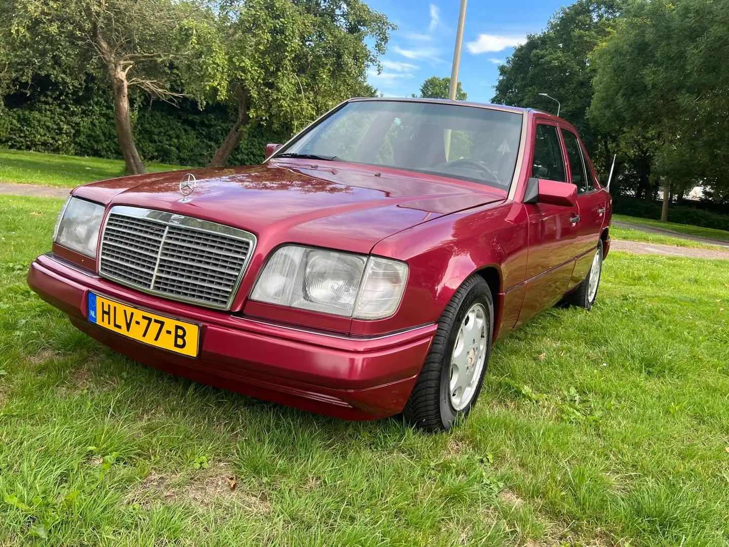 Mercedes-Benz 200 200 E Rood - 2