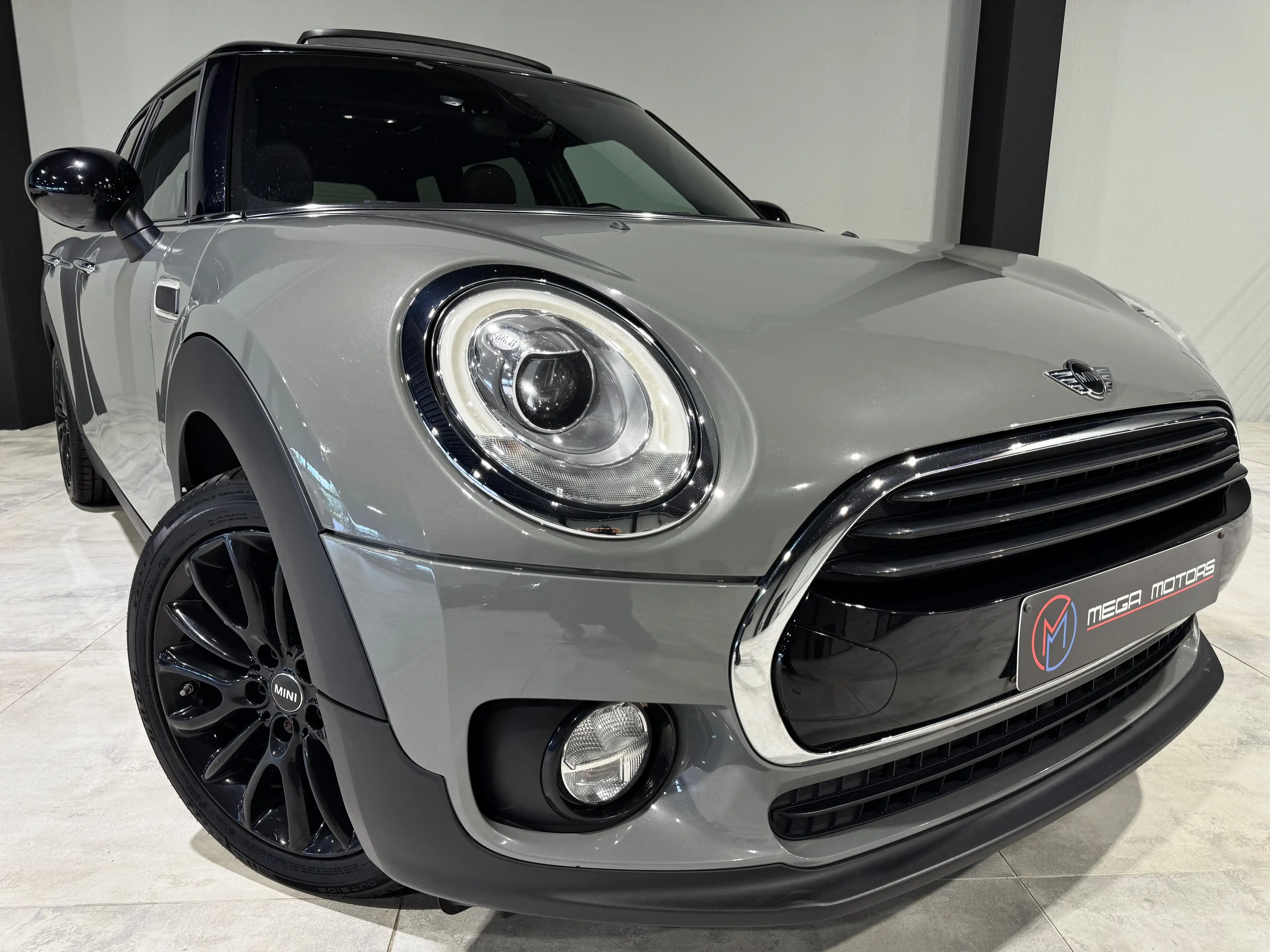 MINI Cooper Clubman 1.5i TURBO 136CV NARDO T.PANO NAVi XENON LED KEYLS