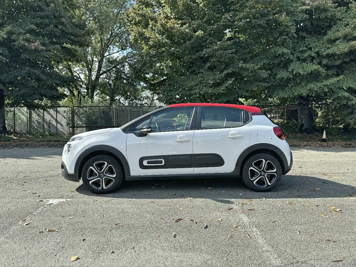 Citroen C3 PureTech 83 S&S Shine Wit - 2
