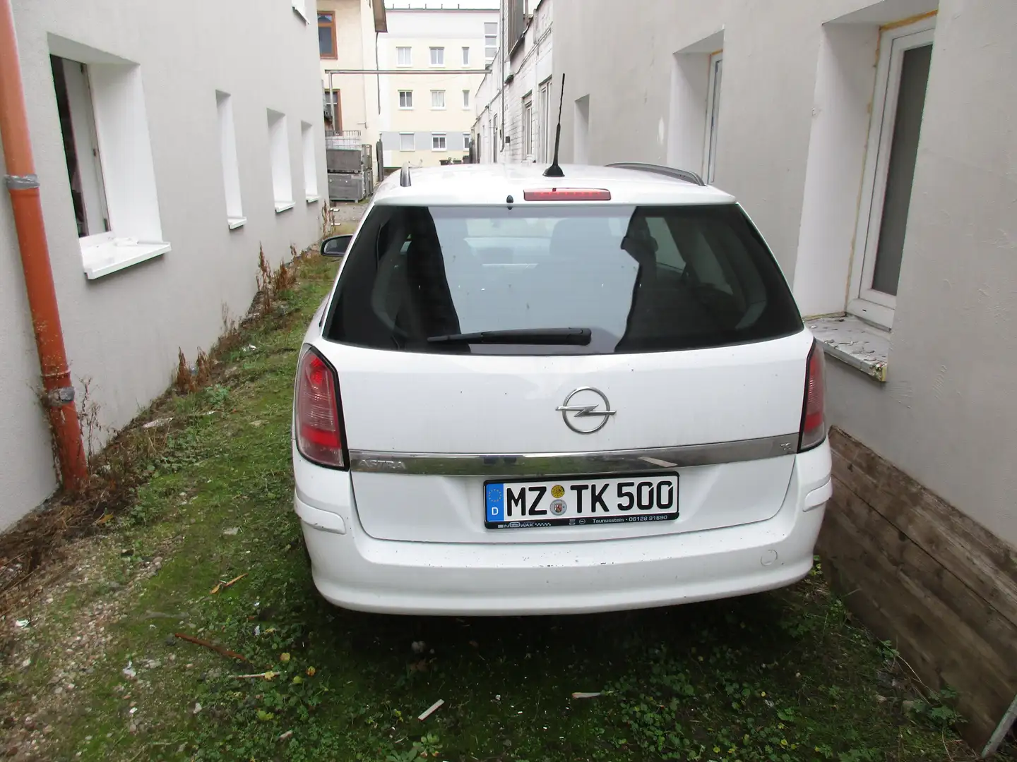 Opel Astra Astra 1.6 Caravan Weiß - 2
