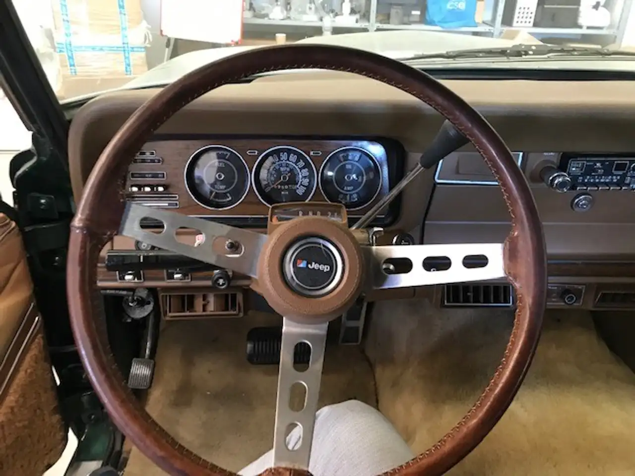 Jeep Wagoneer Limited, foto 6