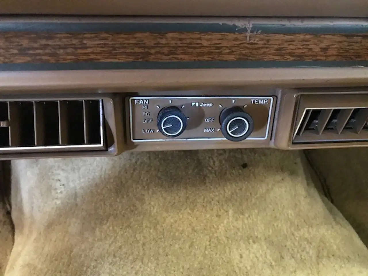 Jeep Wagoneer Limited, foto 9