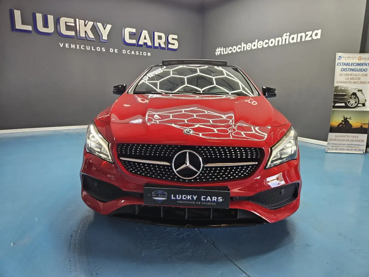 Mercedes-Benz CLA 180 7G-DCT Roşu - 1