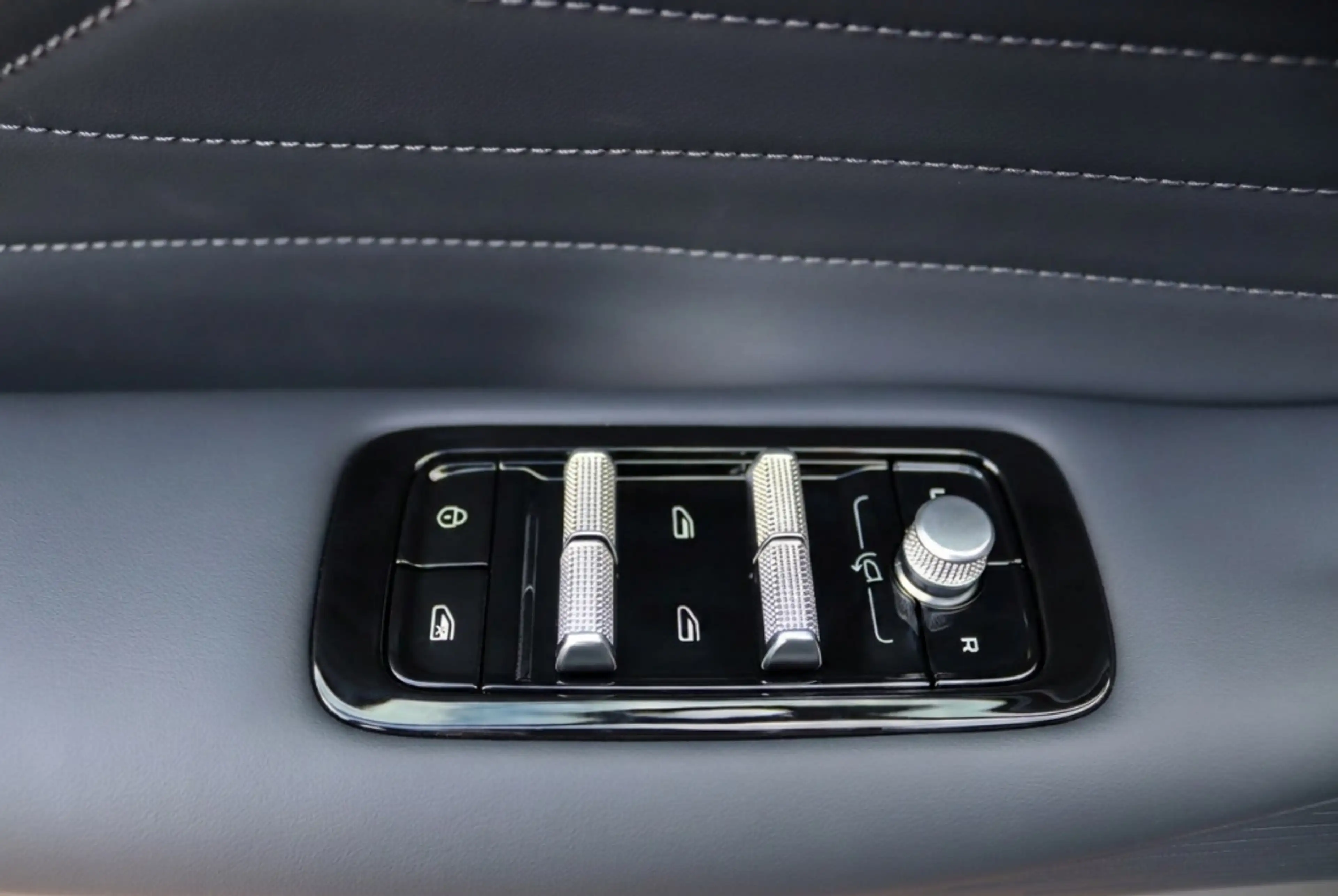 Geely Starray EM-i PRO PLUG-IN STARRAY EM-I PRO PLUG-IN — photo 13