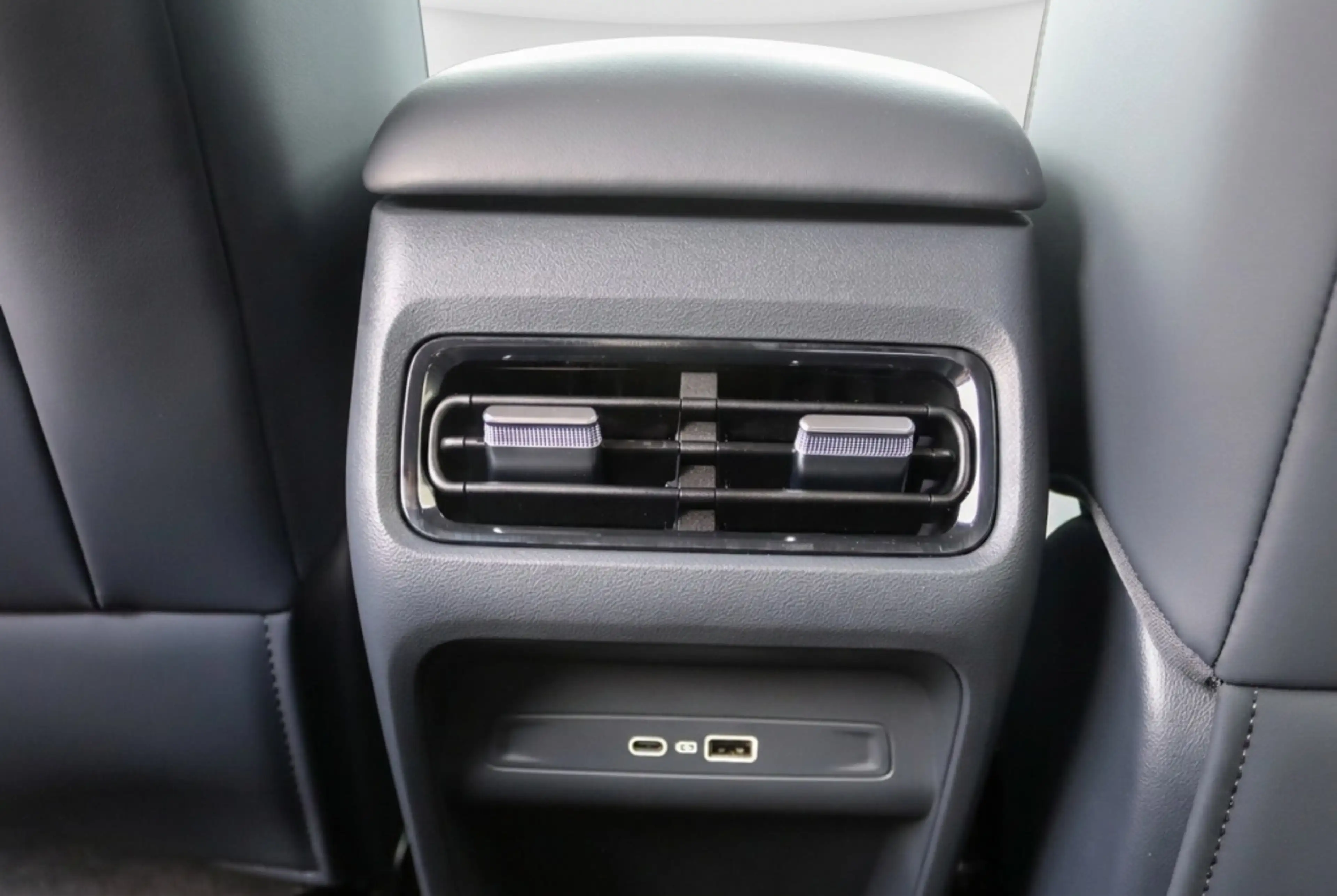 Geely Starray EM-i PRO PLUG-IN STARRAY EM-I PRO PLUG-IN — photo 21