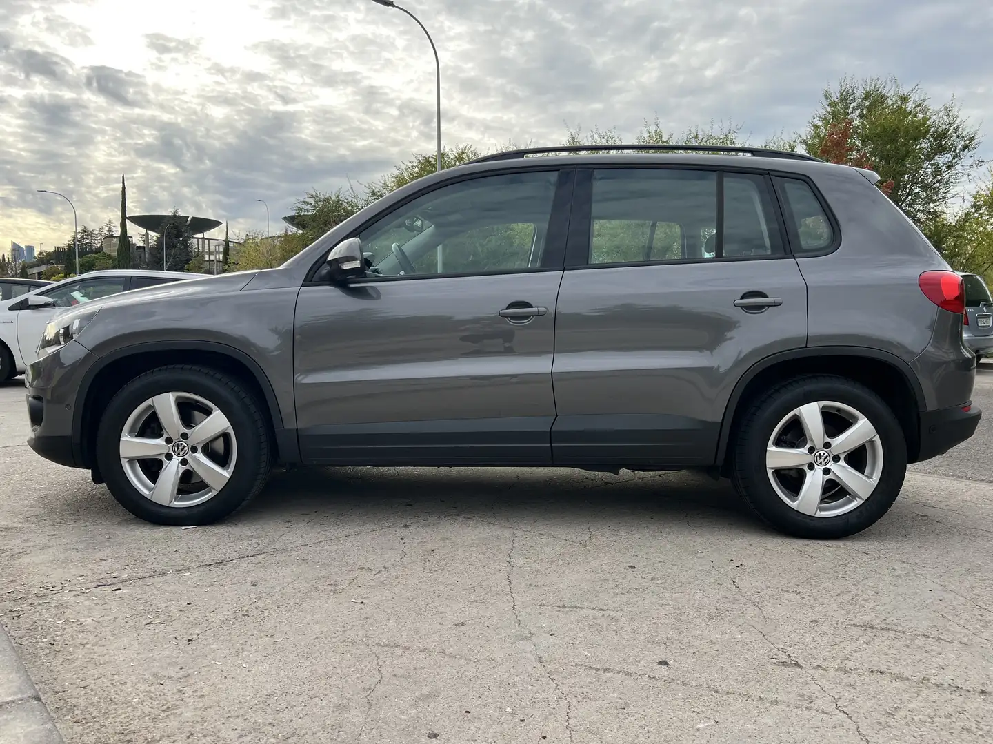 Volkswagen Tiguan 2.0TDI BMT T1 4x2 140 - 1