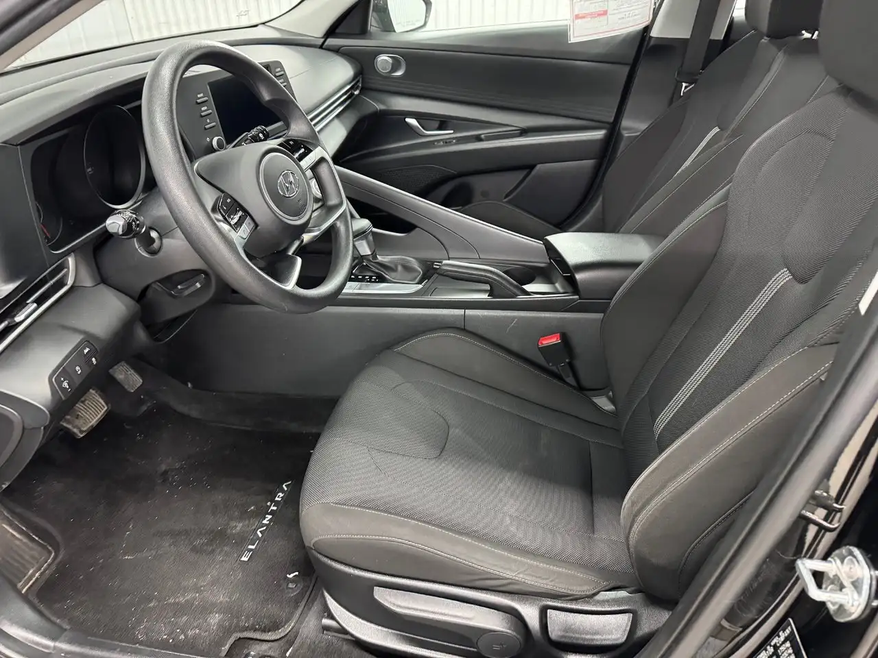 Hyundai ELANTRA снимка Hyundai ELANTRA