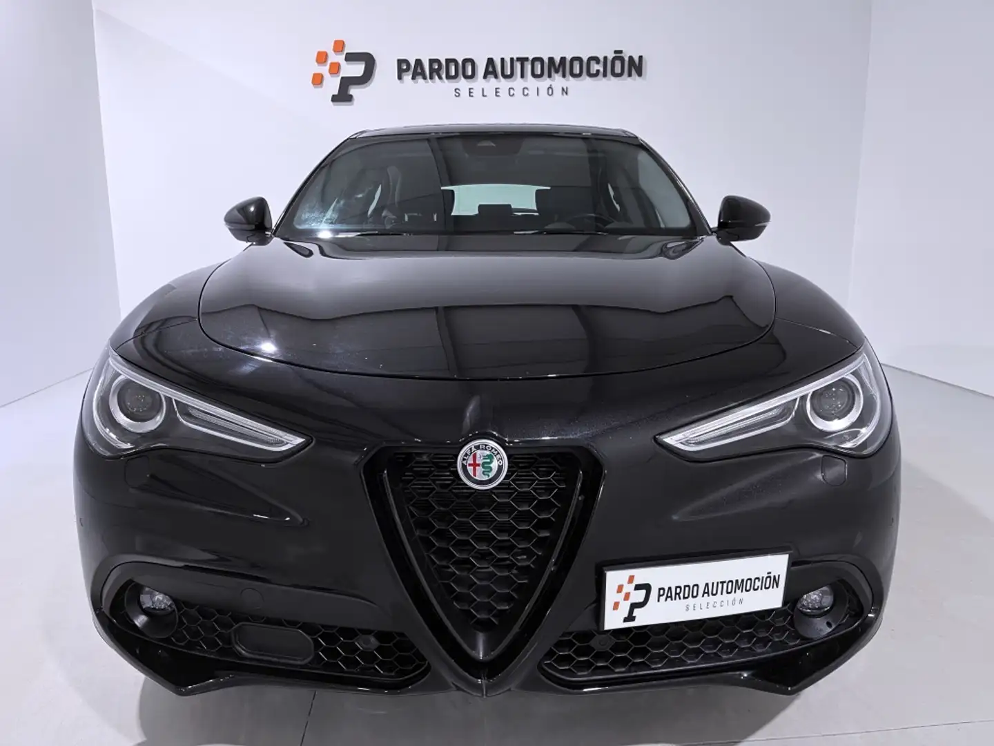Alfa Romeo Stelvio 2.2 Sprint RWD 190 Aut. Schwarz - 2