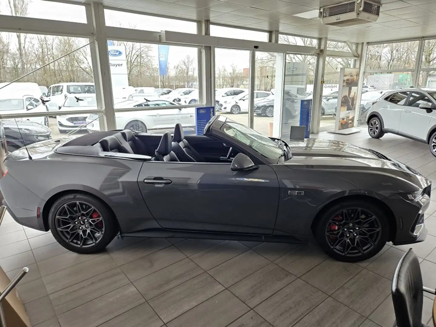 Ford Mustang Convertible 5.0 Ti-VCT V8 GT Grau - 2