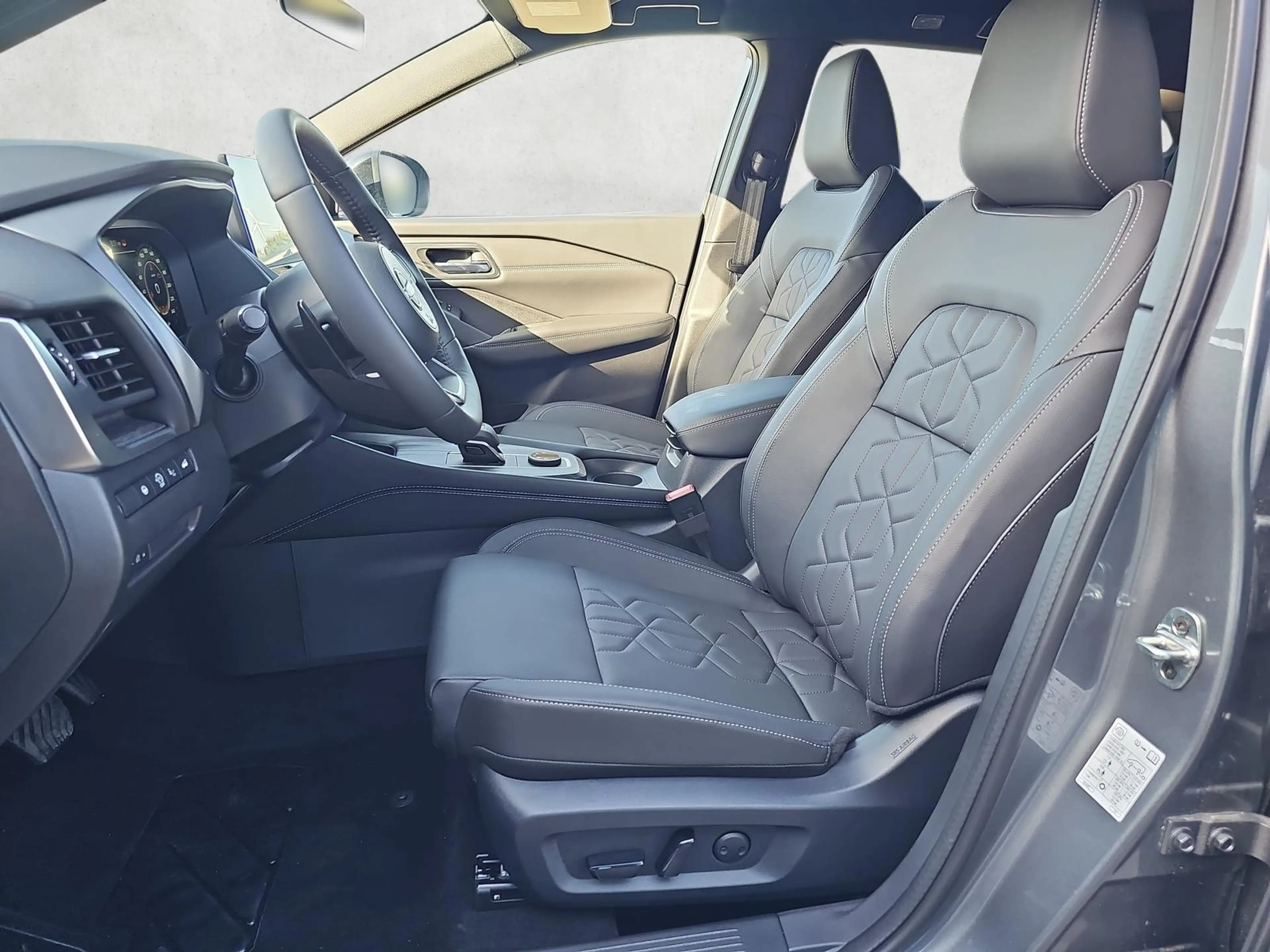 Nissan Qashqai 1.3 DIG-T X-Tronic 4WD Tekna HUD Pano 116 kW (1... — photo 9