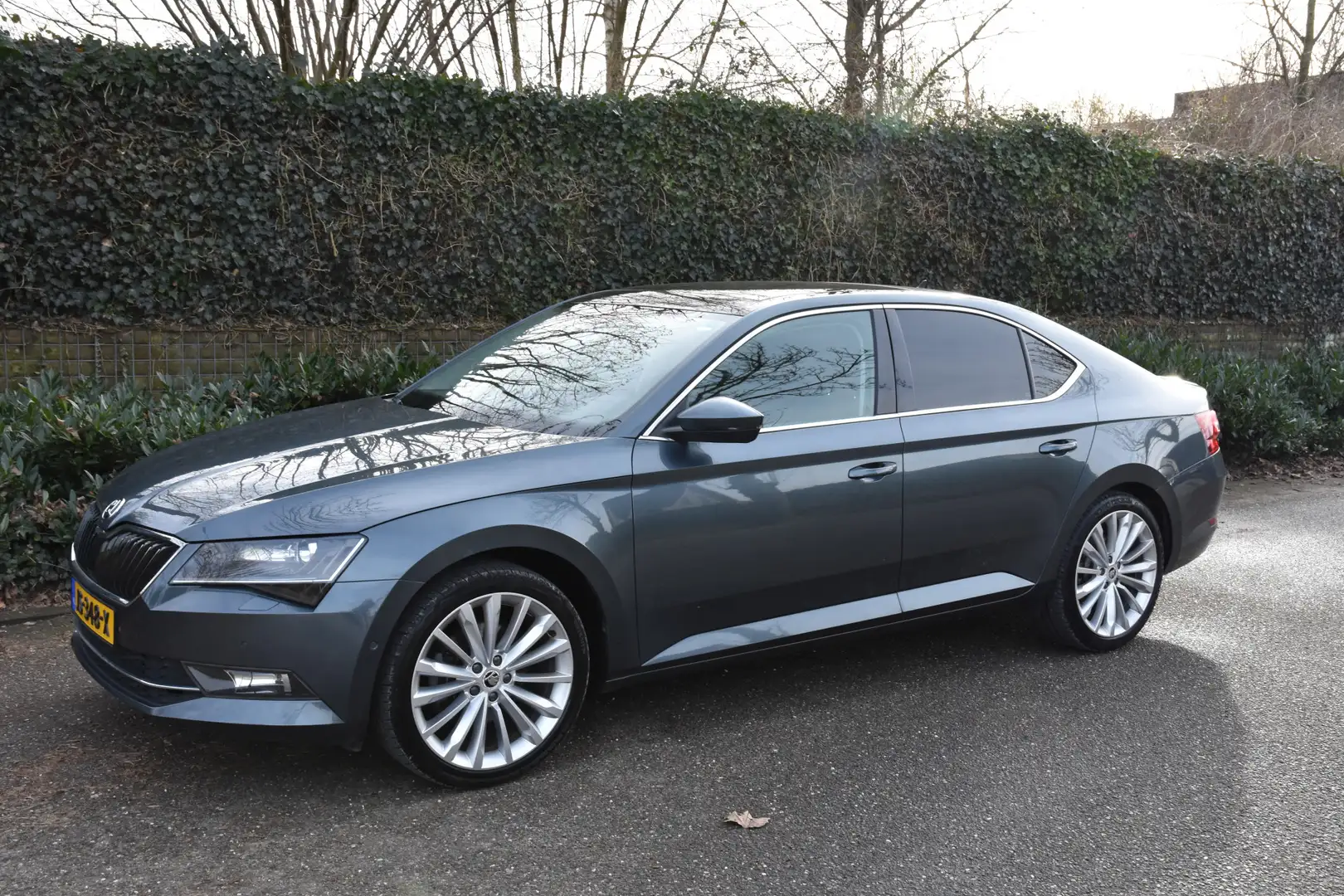 Skoda Superb Šedá - 2