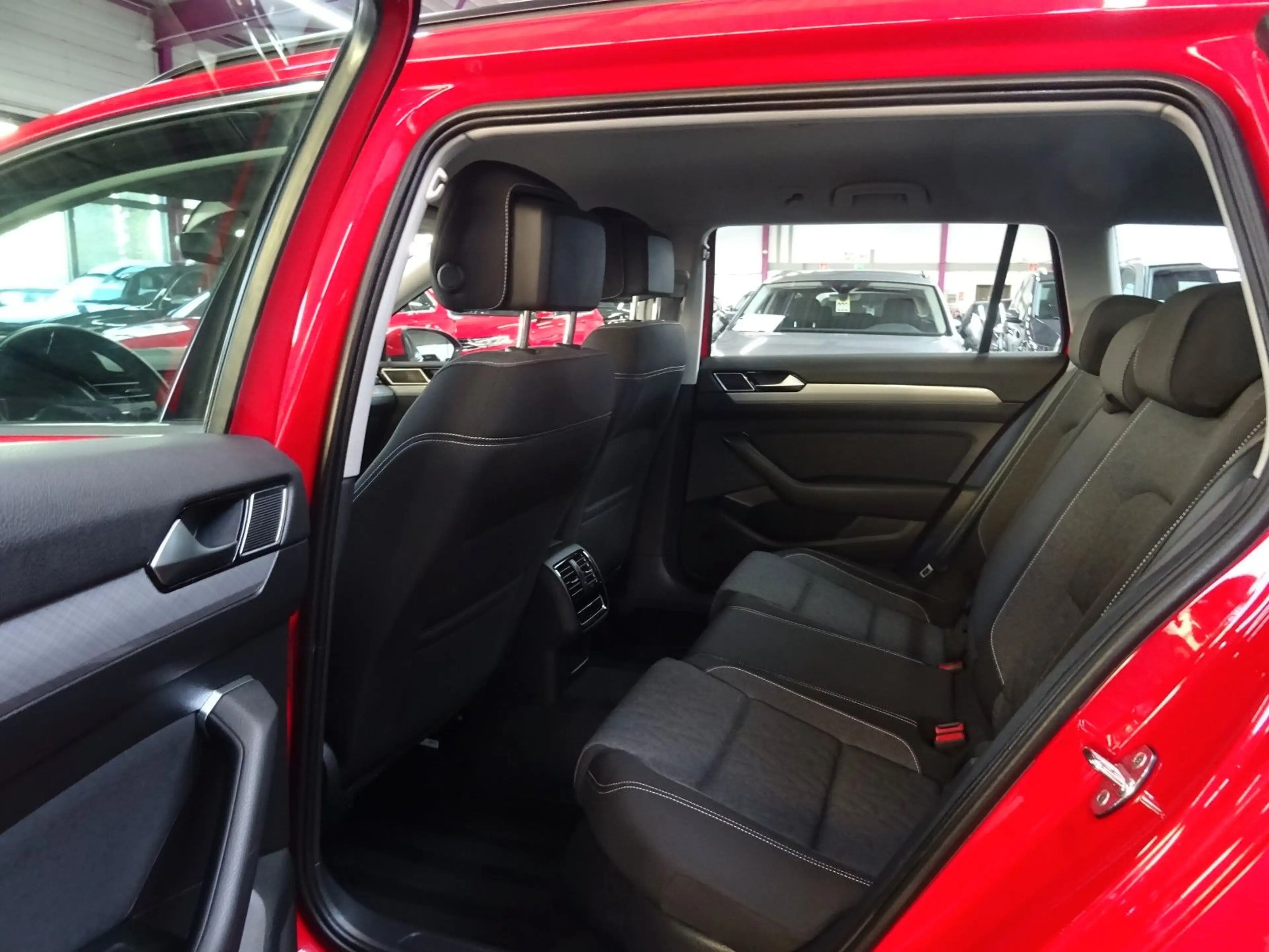 Volkswagen Passat Variant PASSAT 2.0 TDI CL.*DIGITAL*AHK*ACC*CAM*MASSAGE* — photo 11