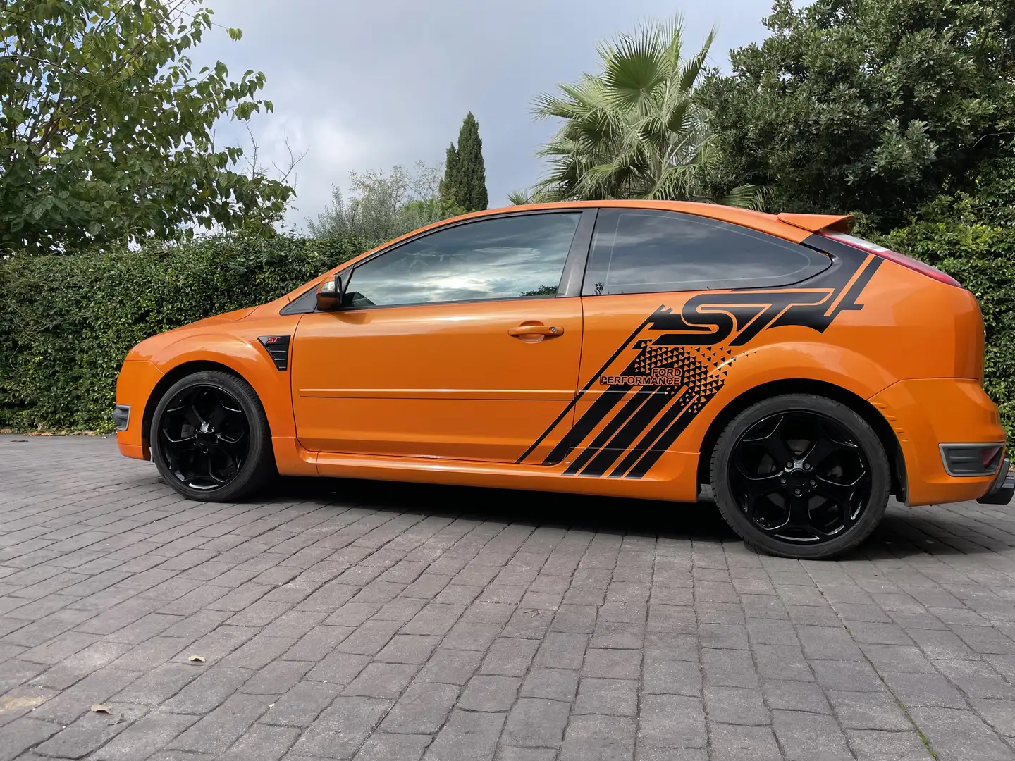 Ford Focus 2.5 ST Racing Orange - 1