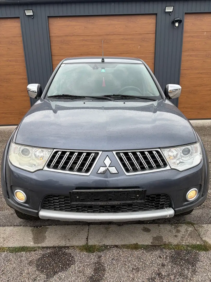 Mitsubishi L200 L 200 2,4 DI-D HP 4WD Doppelkabine Intense Connect Grau - 1