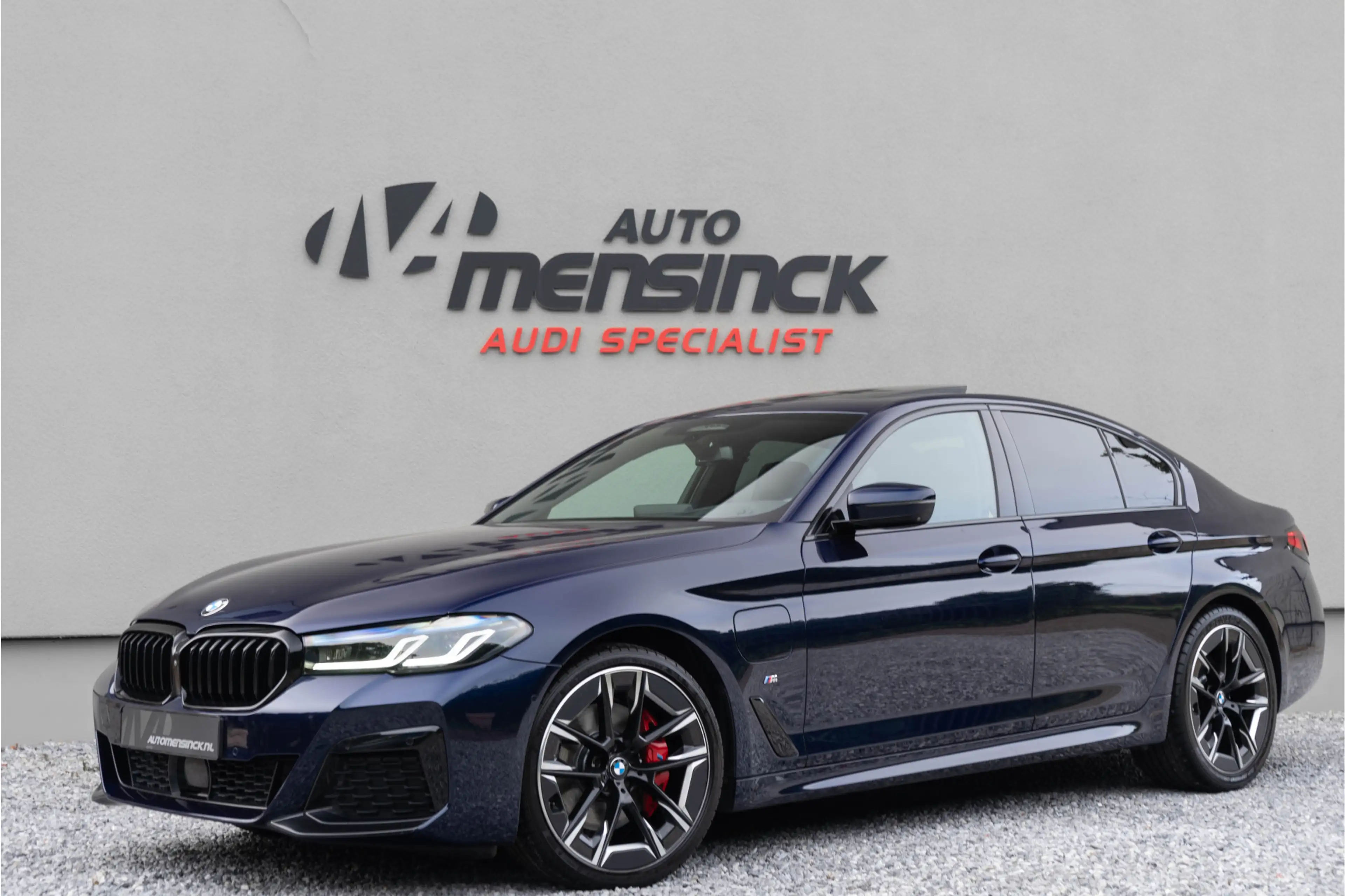 BMW 530 5-serie 530e M Sport / M Sportstoelen/ Schuif-kant — photo 3