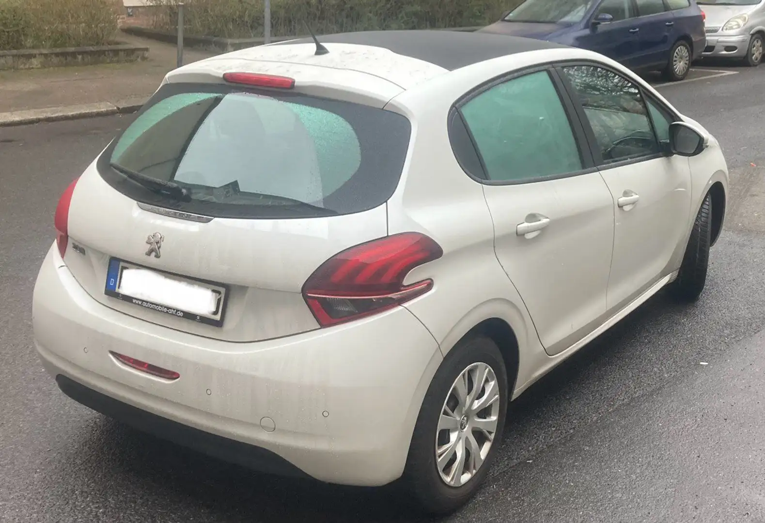 Peugeot 208 208 PureTech 82 Active Weiß - 2