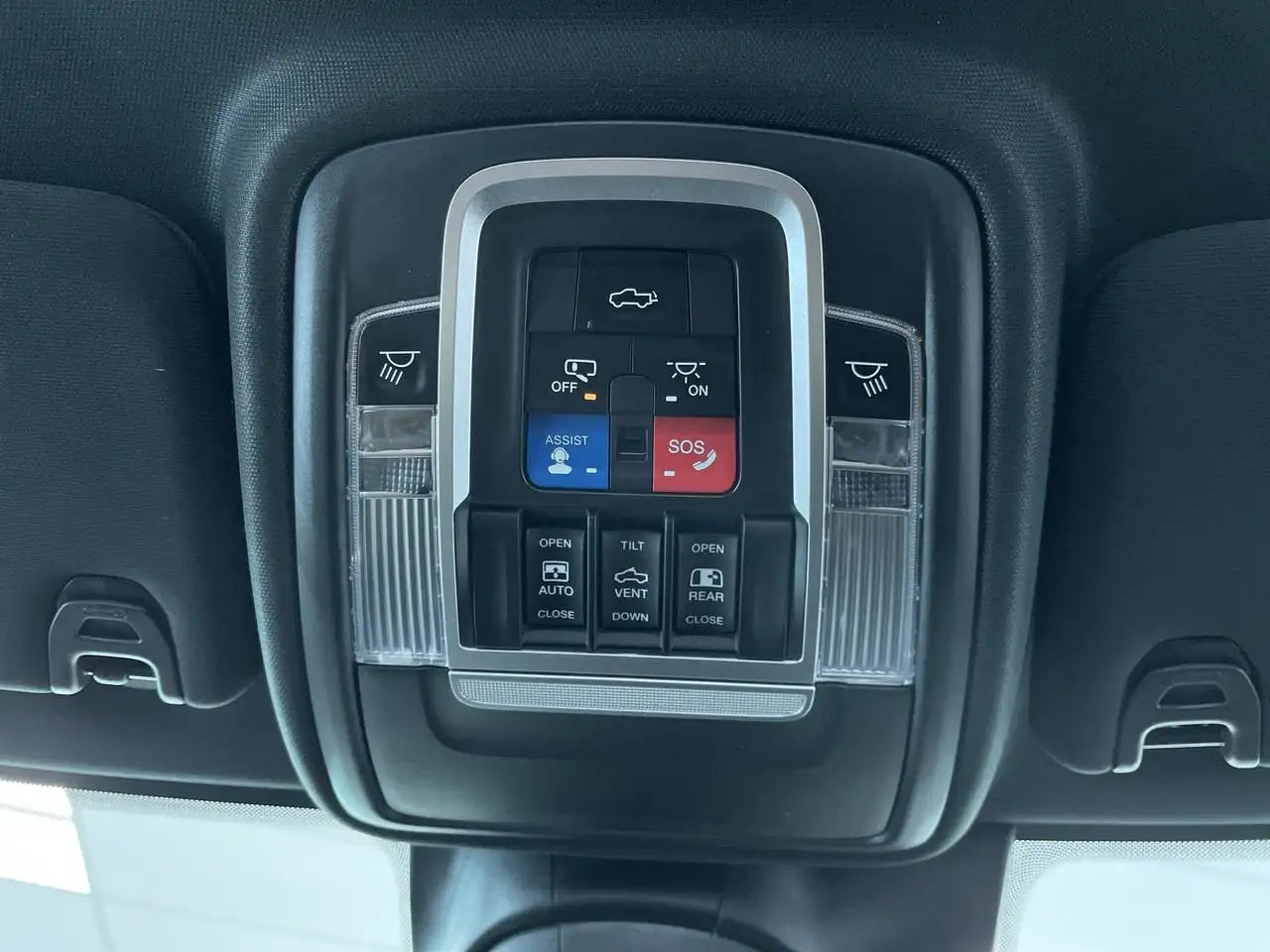 RAM 3500 снимка RAM 3500