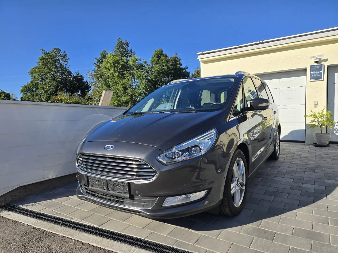 Ford Galaxy Galaxy 2,0 TDCi Bi-Turbo Titanium Powershift Grau - 1