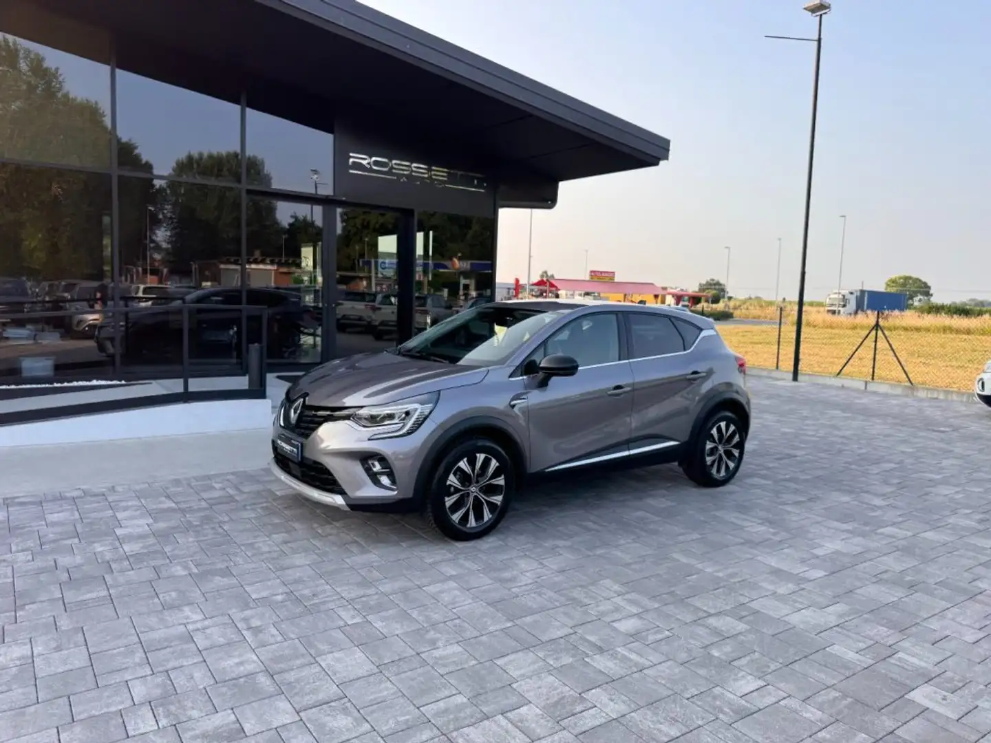 Renault Captur TCe GPL Techno ANCHE PER NEOPATENTATI Grigio - 2