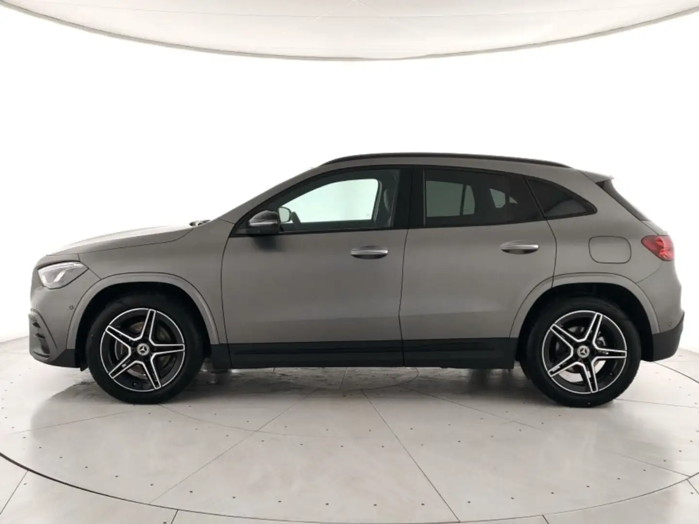 Mercedes-Benz GLA 200 Advanced auto Gris - 2
